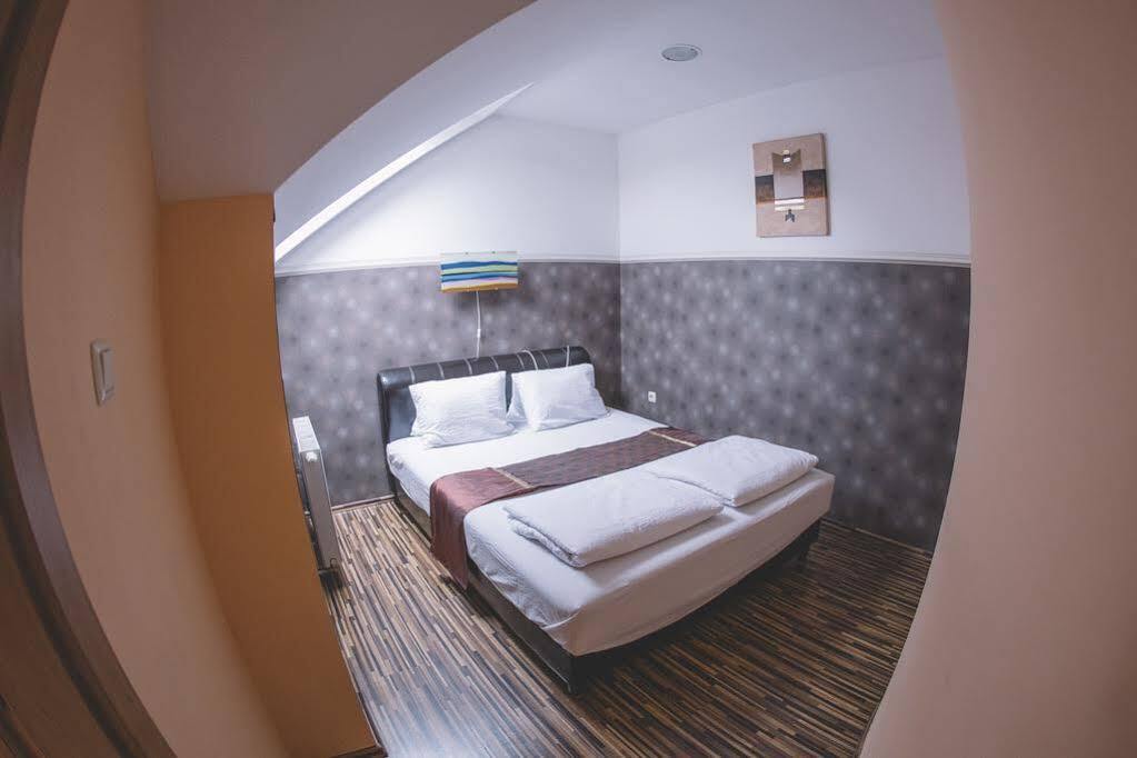Central Apartman Sopron Eksteriør bilde