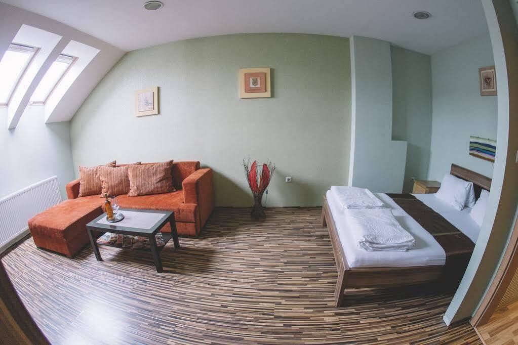 Central Apartman Sopron Eksteriør bilde