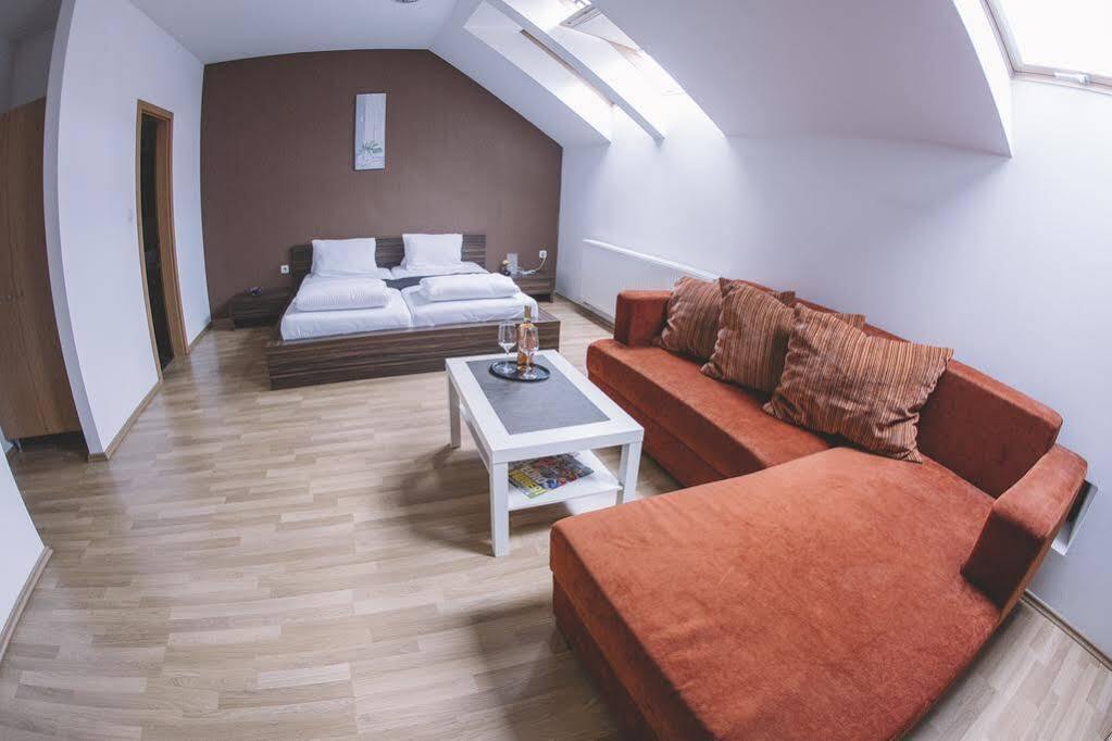 Central Apartman Sopron Eksteriør bilde