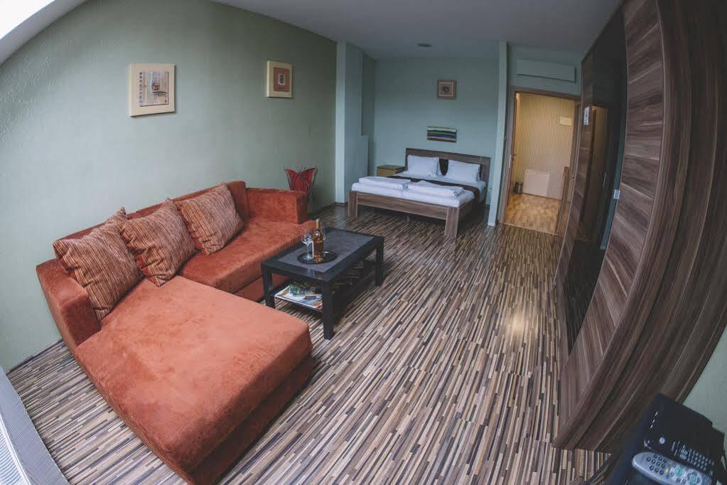 Central Apartman Sopron Eksteriør bilde